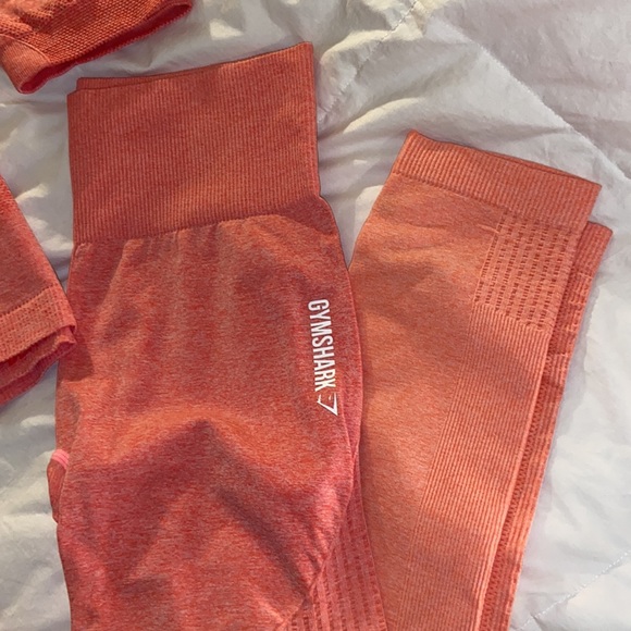 EUC Gymshark ombré peach set - Picture 3 of 4
